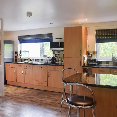 Holiday home Treetops